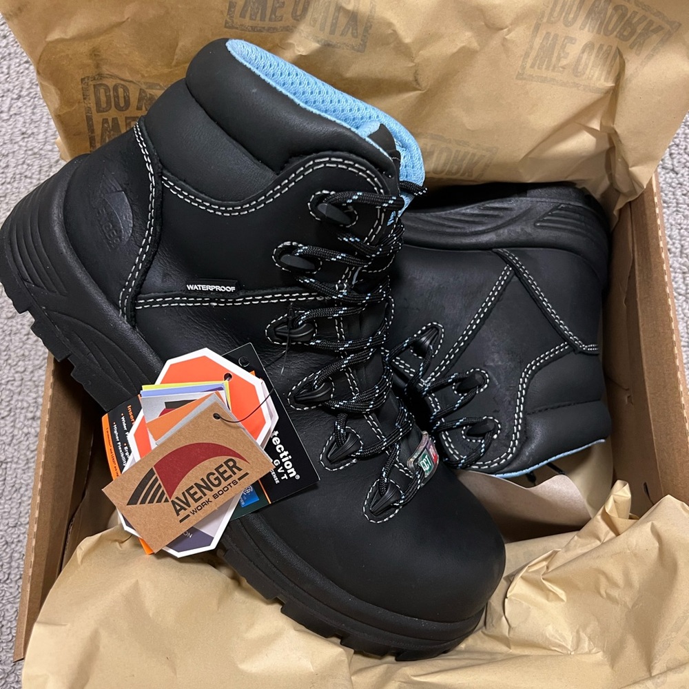Avenger Women’s Work Boots